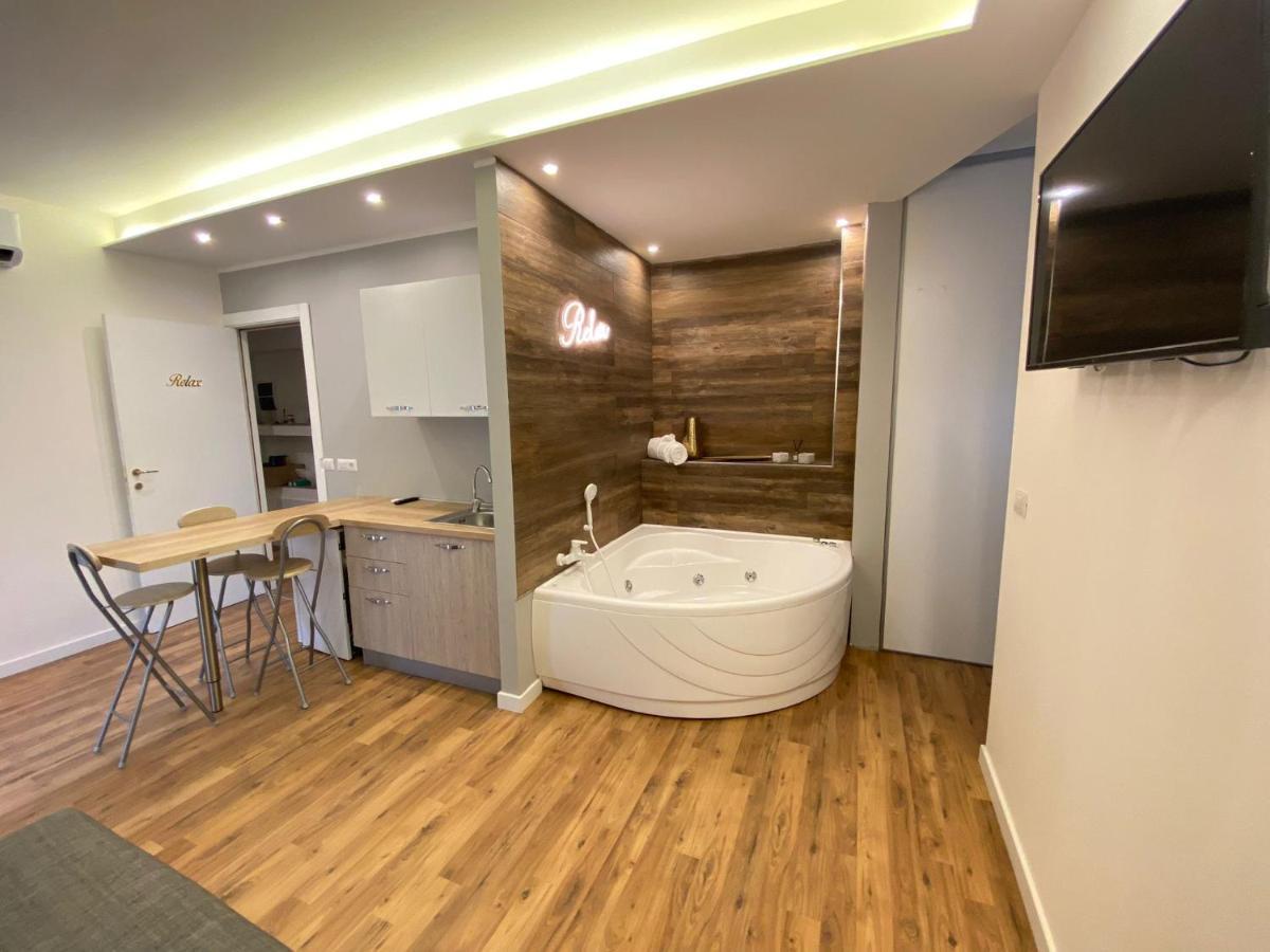 B&B Stadium Room & Suite Crotone Kültér fotó