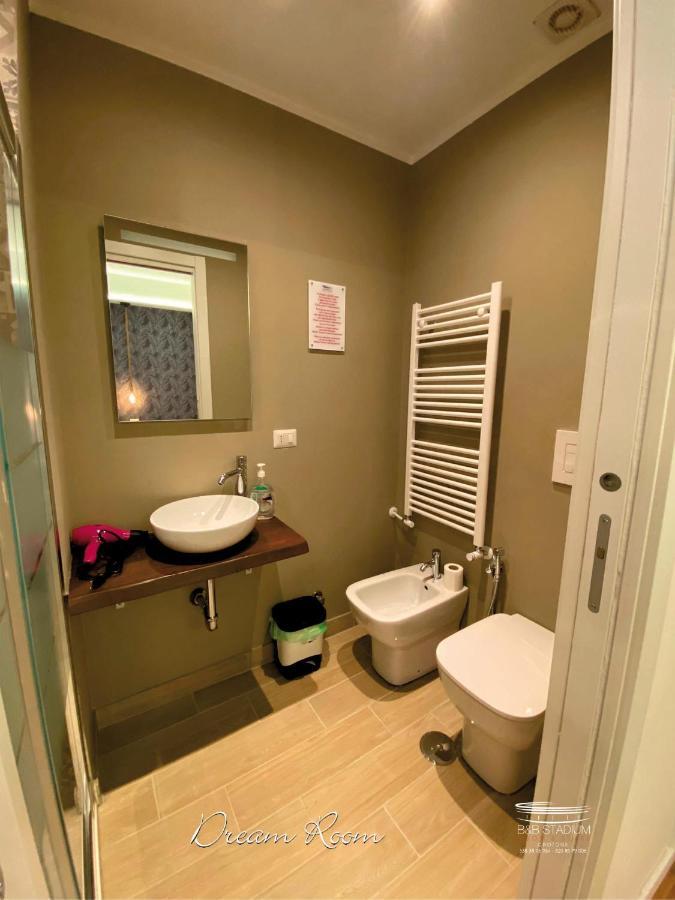 B&B Stadium Room & Suite Crotone Kültér fotó