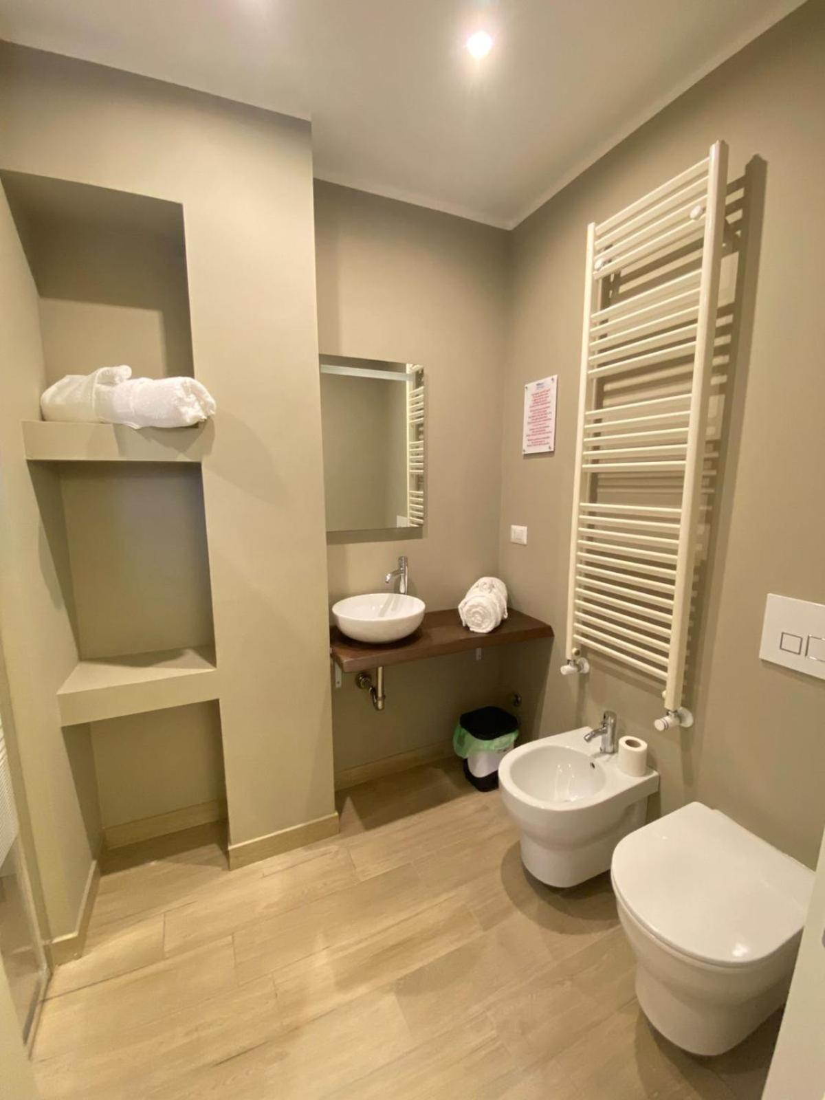 B&B Stadium Room & Suite Crotone Kültér fotó